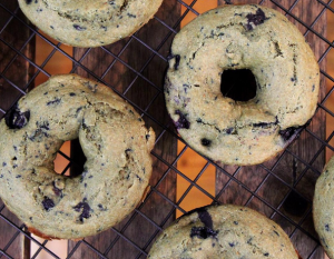 BLUEBERRY CAKE DONUTS
